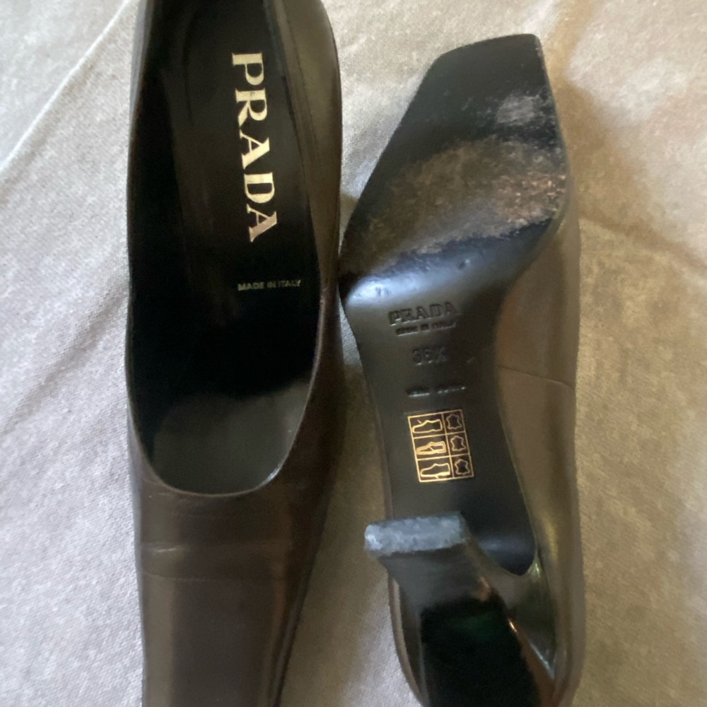 Prada heels - Picture 3 of 4